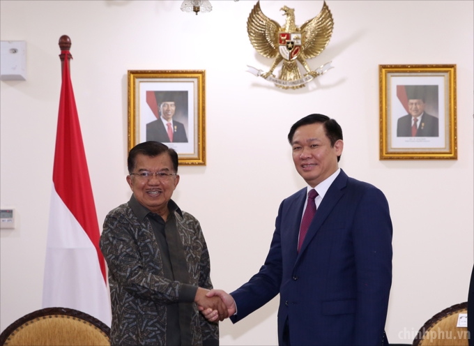Sáng 21/7 tại Thủ đô Jakarta (Indonesia), Phó Thủ tướng Vương Đình Huệ đã hội kiến Phó Tổng thống Indonesia Jusuf Kalla.