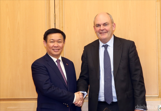 Phó Thủ tướng Vương Đình Huệ và Bộ trưởng Tài chính New Zealand Steven Joyce.