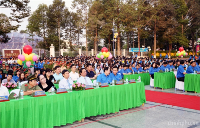 Các đại biểu dự lễ phát động Tháng Thanh niên 2017 tại Đồng Tháp.